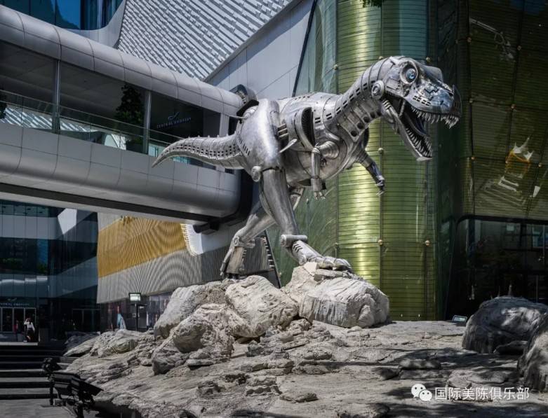 空山基携手AMKK 带来巨型霸王龙雕塑展览- 公共空间艺术设计网|公共艺术 